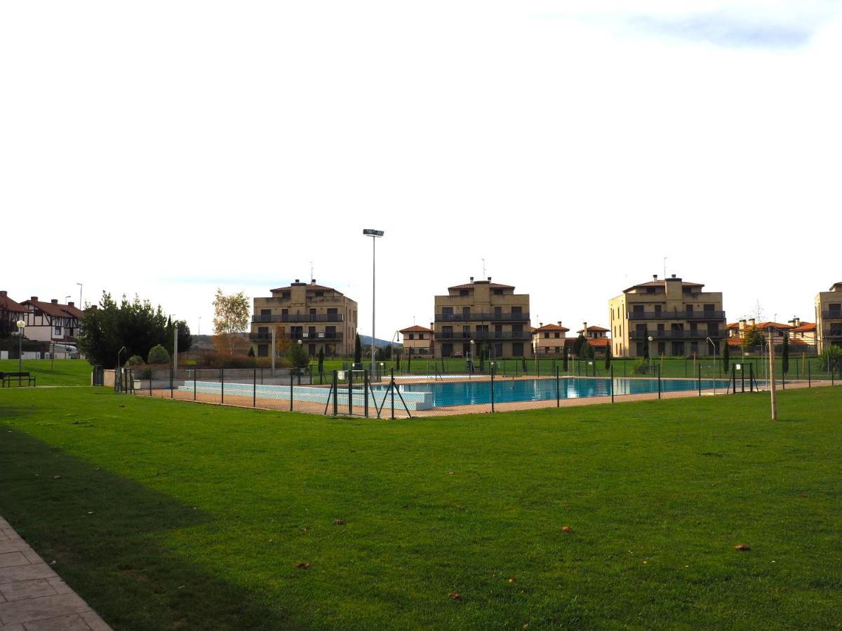 Apartamento Golf Buenas Vistas Cirueña 外观 照片